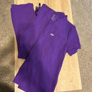 Figs purple scrub set - Catarina one pocket top and Yola skinny pants (petite)